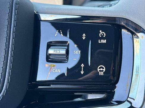 Certified 2026 Land Rover Range Rover Velar Dynamic SE AWD/4WD image 29