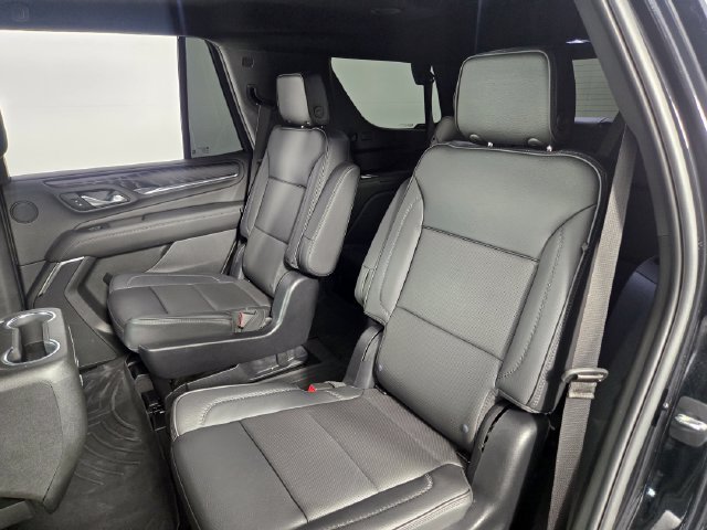 Used 2024 GMC Yukon Denali w/ Advanced Technology Package AWD/4WD image 17