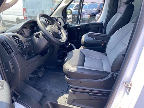 Used 2026 RAM ProMaster 2500 w/ Convenience Group FWD image 9
