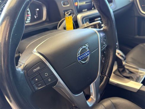 Used 2015 Volvo S60 T5 Premier image 12
