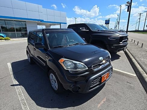 Used 2013 Kia Soul FWD image 1
