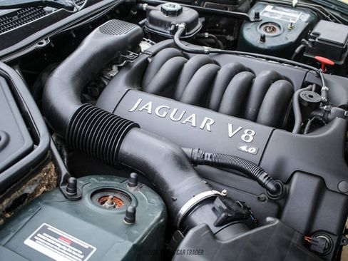 Used 1999 Jaguar XK8 Convertible RWD image 16