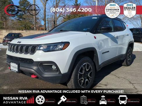 Used 2024 Jeep Compass Trailhawk image 9