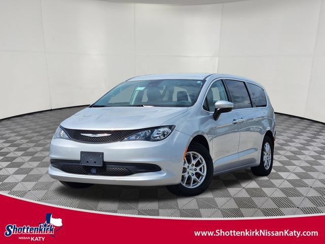 Used 2023 Chrysler Voyager LX FWD image 1