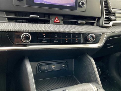Used 2023 Kia Sportage LX image 31