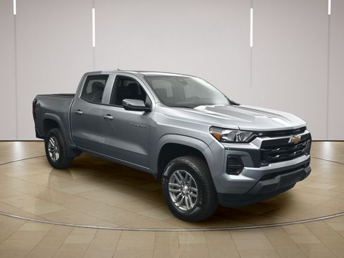Used 2026 Chevrolet Colorado LT w/ Advanced Trailering Package AWD/4WD image 23