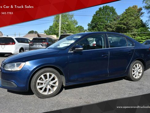 Used 2013 Volkswagen Jetta SE image 1