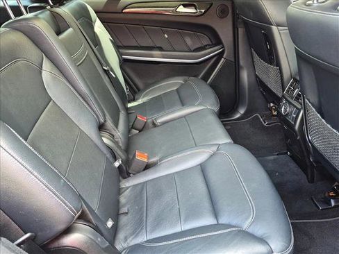Used 2016 Mercedes-Benz GL 550 4MATIC image 18