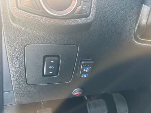 Used 2015 Ford F150 Lariat w/ Equipment Group 502A Luxury AWD/4WD image 13