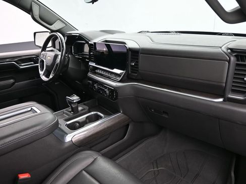 Used 2022 Chevrolet Silverado 1500 LTZ w/ LTZ Premium Package image 35