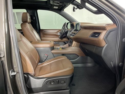 Used 2021 Chevrolet Tahoe High Country w/ Premium Package image 6