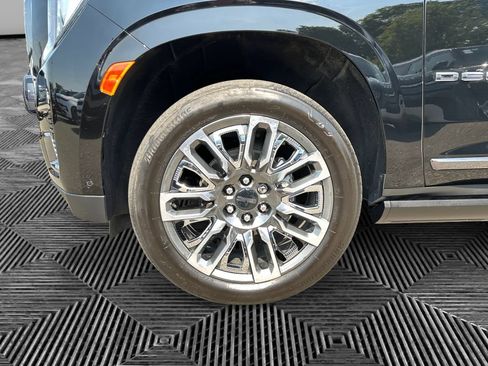 Used 2024 GMC Yukon XL Denali Ultimate AWD/4WD image 14