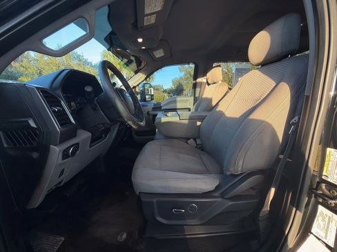Used 2018 Ford F250 XLT w/ XLT Value Package image 9