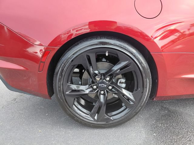 Used 2023 Chevrolet Camaro LT w/ Technology Package RWD image 9