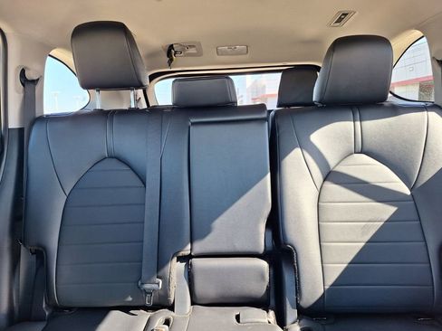 Certified 2025 Toyota Highlander XLE image 25