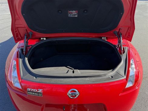 Used 2017 Nissan 370Z Touring Sport image 9