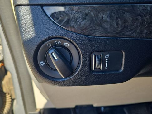 Used 2013 Dodge Grand Caravan SXT w/ Rear Park Assist Pkg image 23