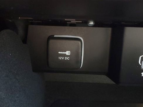 Used 2025 Jeep Wagoneer 4WD w/ Convenience Group I image 32