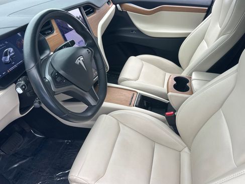 Used 2020 Tesla Model X Long Range image 10