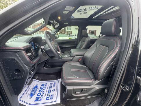 Used 2023 Ford Expedition Limited AWD/4WD image 2