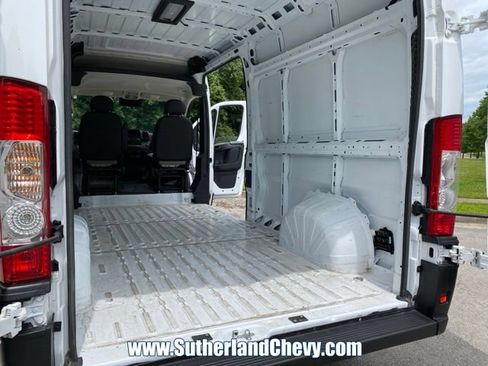 Used 2025 RAM ProMaster 2500 w/ Convenience Group FWD image 30