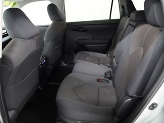 Used 2024 Toyota Highlander LE video 5