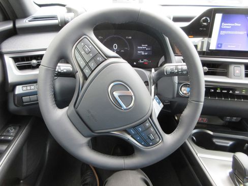 New 2026 Lexus UX 300h AWD image 33