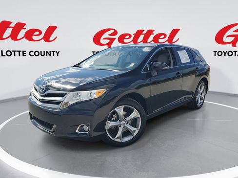 Used 2014 Toyota Venza LE image 1