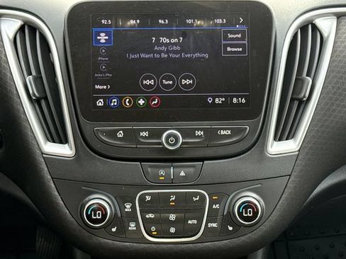 Used 2022 Chevrolet Malibu LT FWD image 12