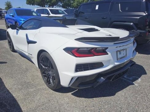 Used 2024 Chevrolet Corvette Z06 RWD image 4