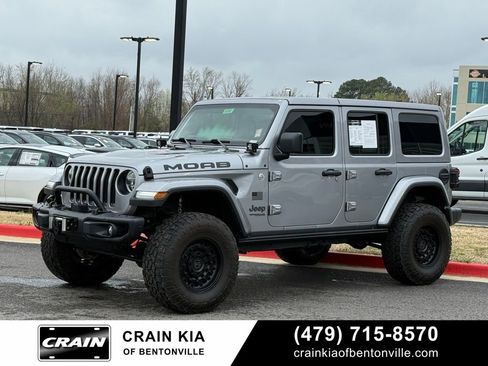 Used 2018 Jeep Wrangler Unlimited Sahara w/ Quick Order Package 24M Moab AWD/4WD image 3