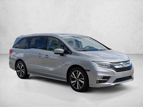 Used 2018 Honda Odyssey Elite image 3