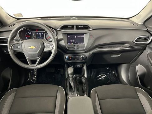 Used 2023 Chevrolet TrailBlazer LT FWD image 13