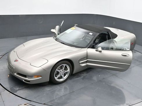 Used 2001 Chevrolet Corvette Convertible w/ Preferred Equipment Group2 image 48