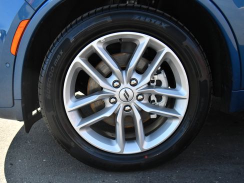Used 2025 Dodge Durango GT AWD/4WD image 12