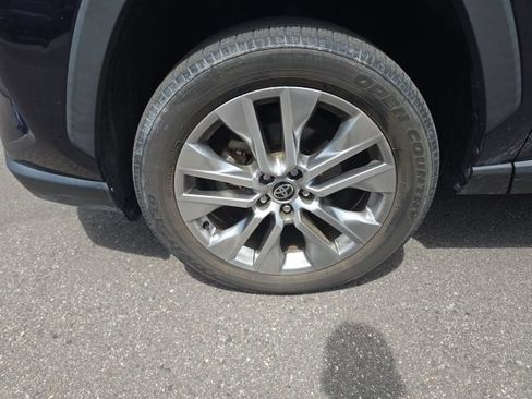 Used 2023 Toyota RAV4 XLE Premium FWD image 7