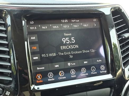 Used 2020 Jeep Cherokee Limited AWD/4WD image 29