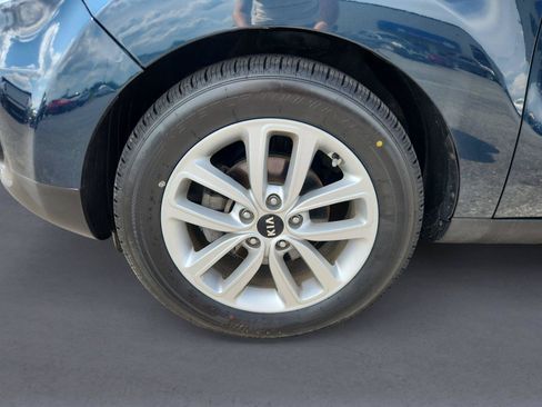 Used 2017 Kia Soul + FWD image 9
