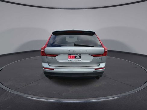Used 2018 Volvo XC60 T5 Momentum w/ Advanced Package image 7