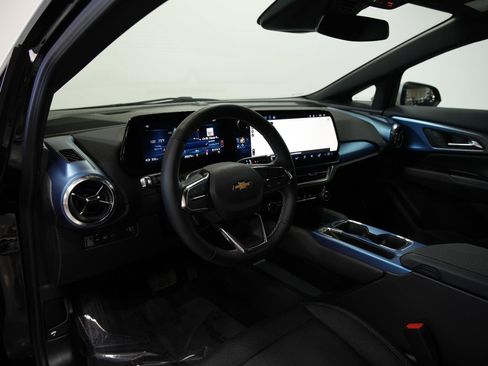 Used 2025 Chevrolet Equinox EV LT w/ Convenience Package image 28