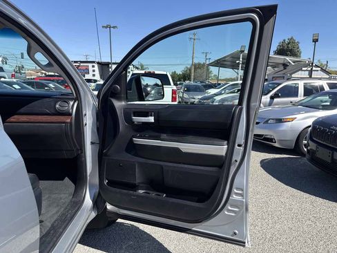 Used 2014 Toyota Tundra Limited w/ Limited Premium Package image 16