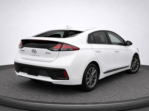 Used 2021 Hyundai Ioniq SE FWD image 24