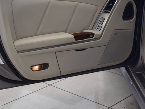 Used 2005 Cadillac XLR RWD image 50