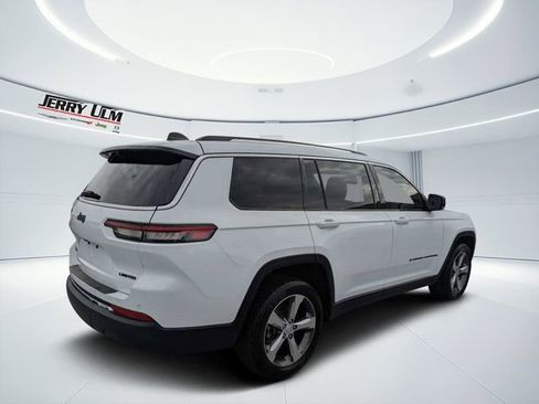Used 2021 Jeep Grand Cherokee L Limited w/ Luxury Tech Group II AWD/4WD image 3