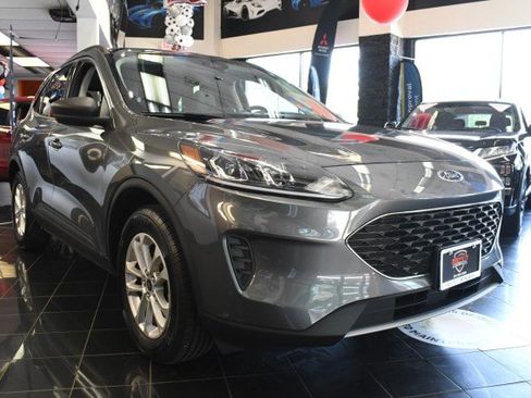 Used 2022 Ford Escape SE w/ Convenience Package AWD/4WD image 3