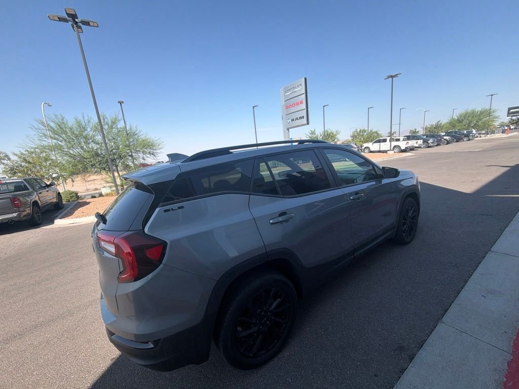 Used 2023 GMC Terrain SLE w/ Elevation Edition FWD image 10