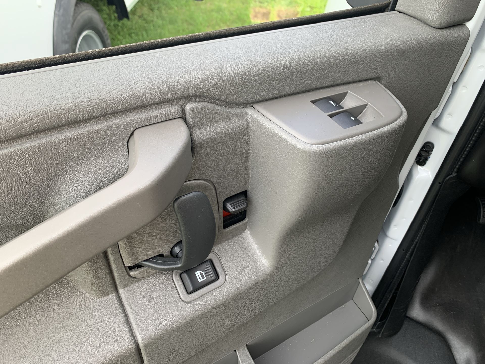New 2025 GMC Savana 3500 Extended w/ Power Convenience Package RWD image 29