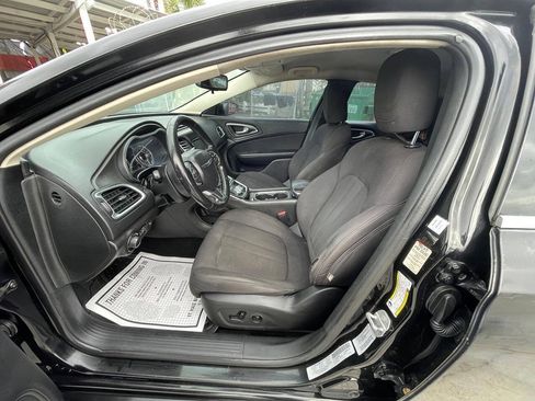 Used 2015 Chrysler 200 Limited w/ Convenience Group FWD image 4