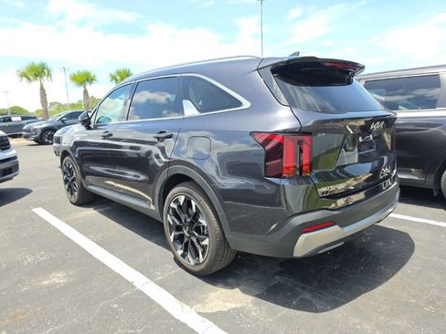Certified 2025 Kia Sorento SX FWD image 12