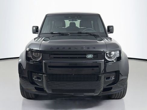 Certified 2025 Land Rover Defender 90 V8 AWD/4WD image 2